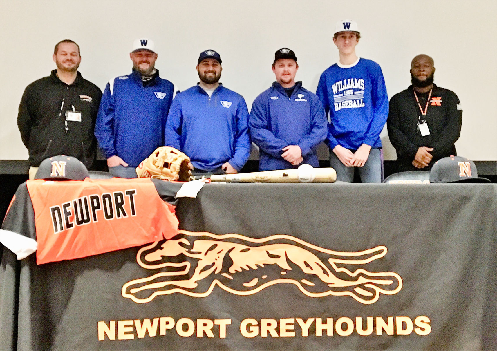 REYNOLDS SIGNS WITH WBU